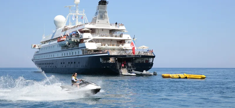 seadream-yacht-club-cruises-watersport-waverunners-002