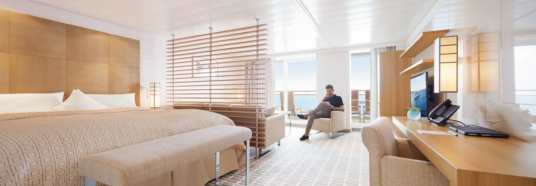 hapag-lloyd-cruises-europa2-penthouse-suite-003