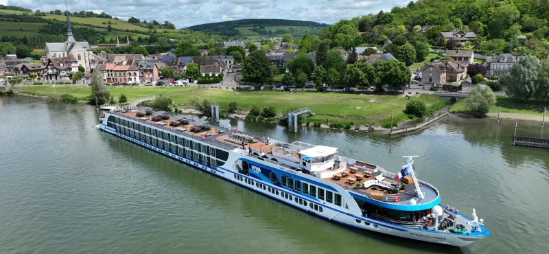 VIVA GLORIA_External (6)