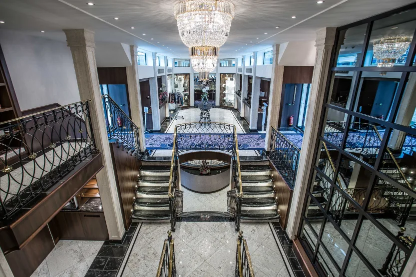 VIVA MOMENTS_Lobby (4) (1)