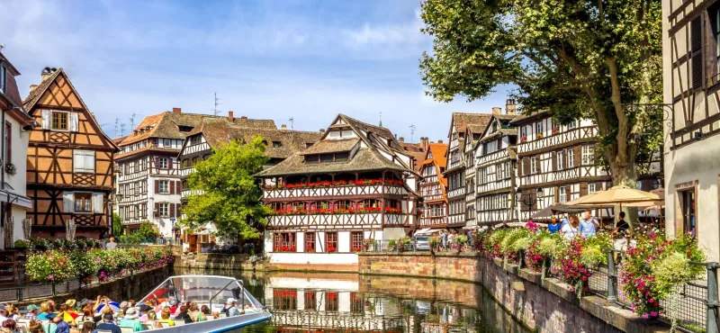Viva-fr-Strassburg_AdobeStock_140209201