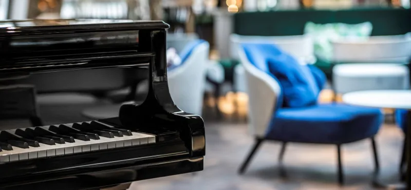 AD_Riverside_Mozart_PalmCourt-001