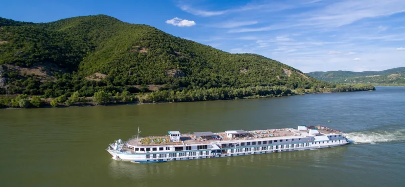 Riverside_Mozart_ext-001