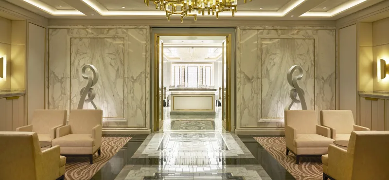 regent-seven-seas-luxe-cruises-splendor-compass-rose-restaurant-entry-001