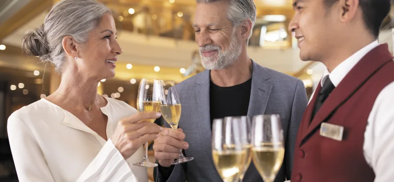 regent-seven-seas-voyager-welcome-001