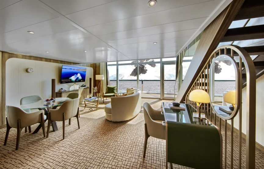 Seabourn Venture - Wintergarden Suite Living Room - 002