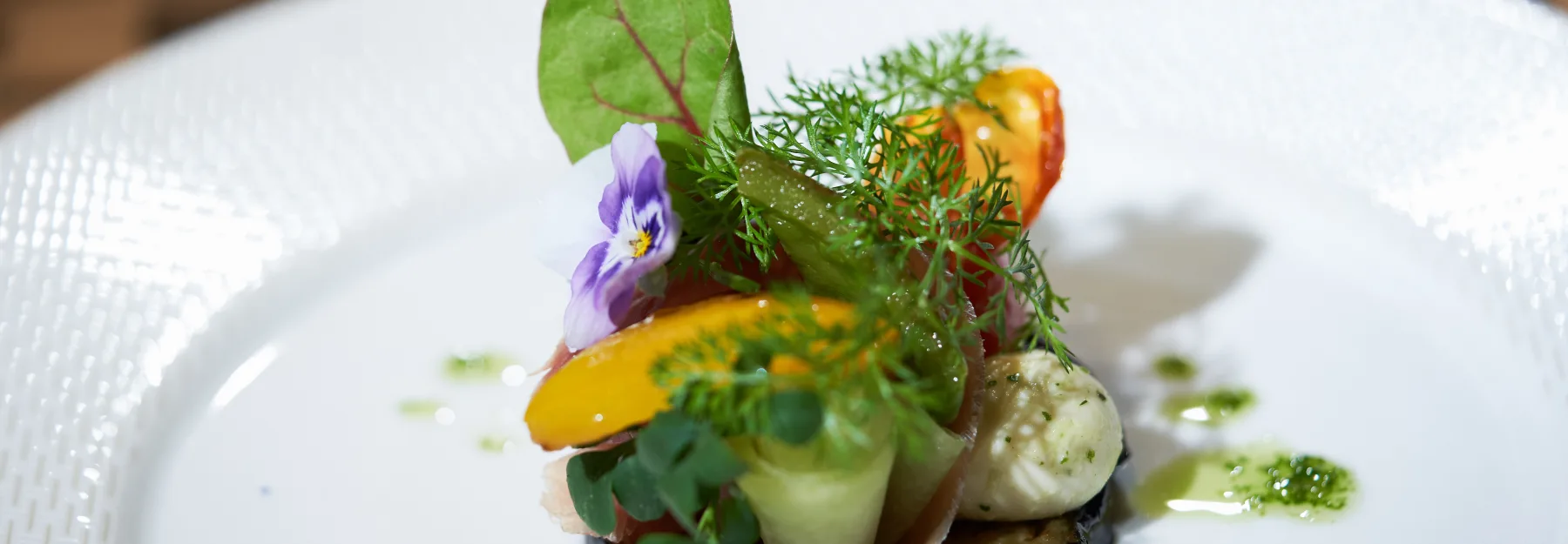 CULINARY_Salad close-up_AmaMagna_RF_Chef Robert K HQ0175_4cffc14f-9098-4e7f-9955-2fc6f99579d2