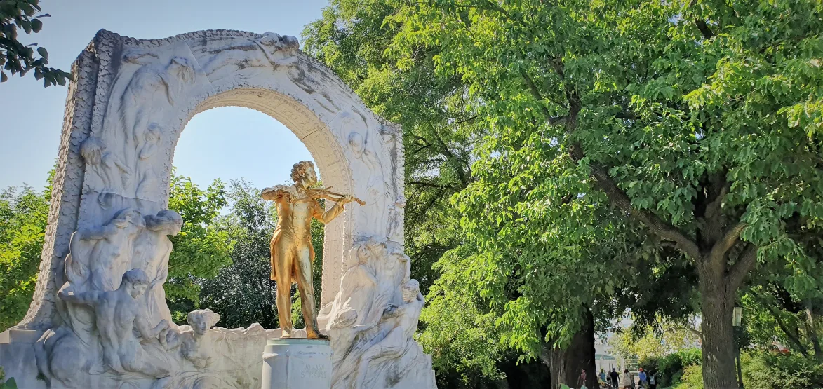 ama-donau-fjvd-wenen-001