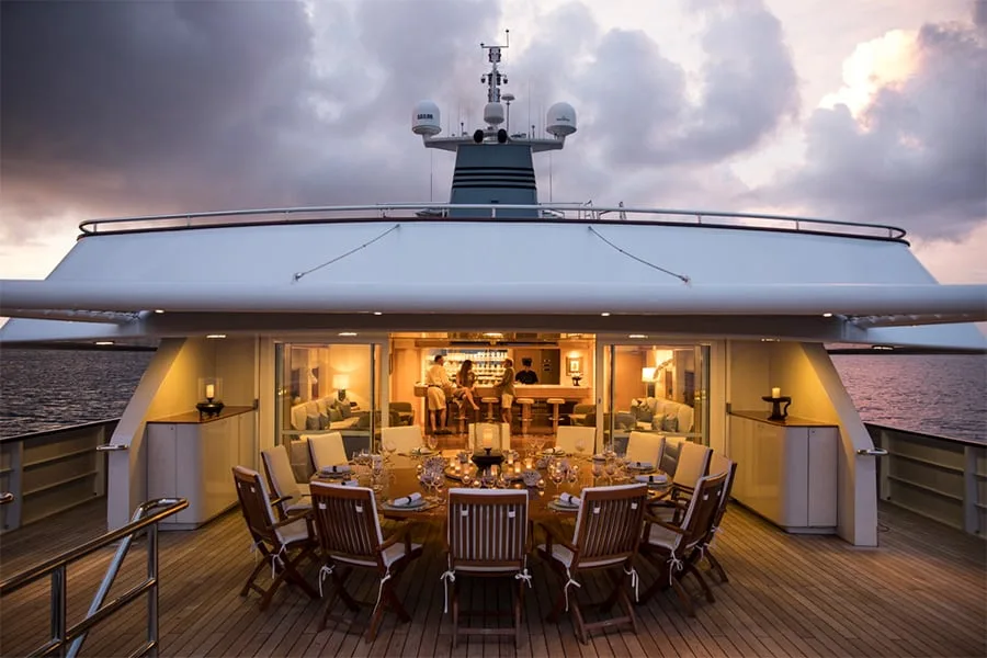 Aqua-Blu-Outdoor-Dining