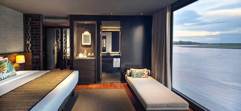 Aqua-Nera-Suite-King-Bed