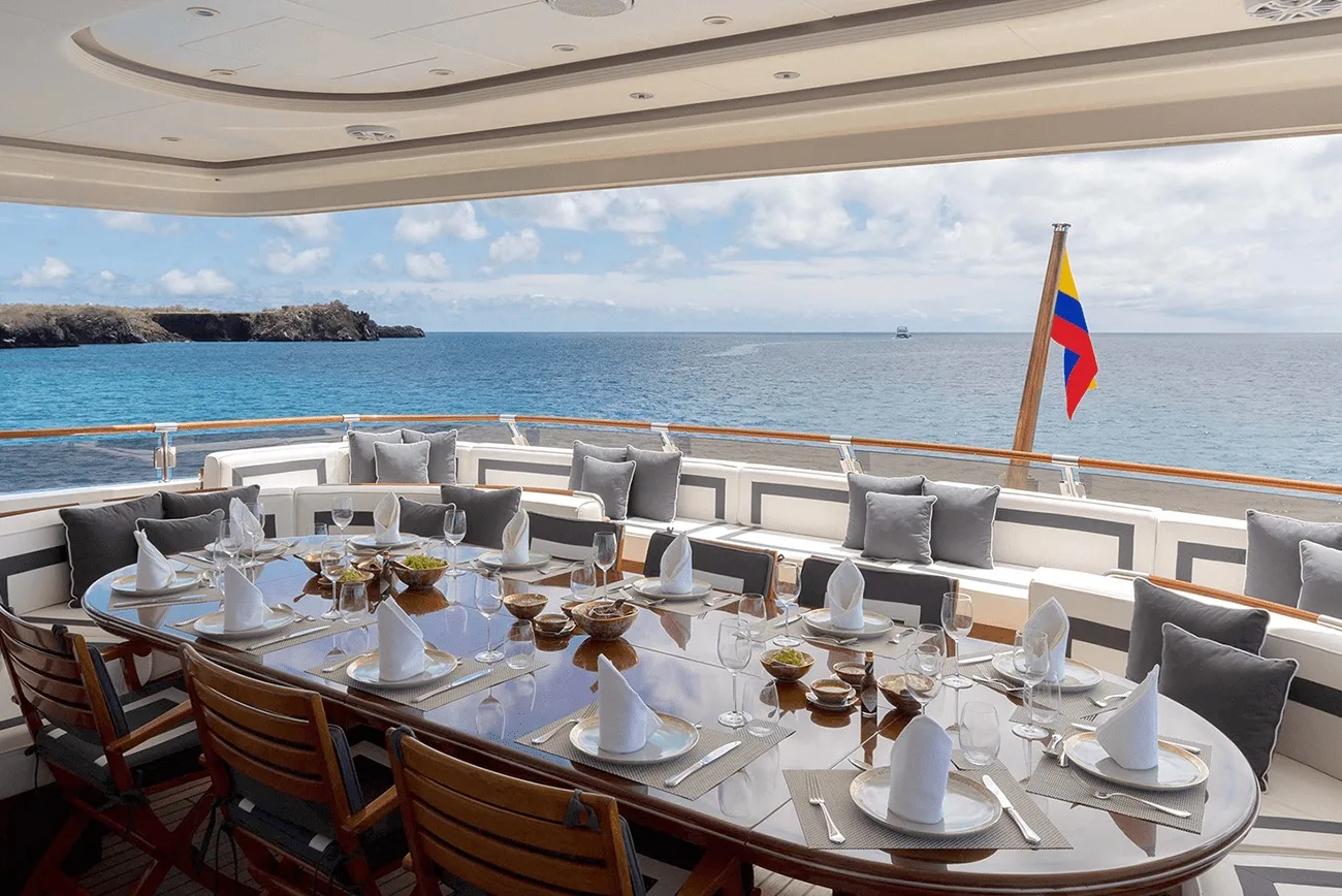 aqua expeditions aqua mare galapagos 005