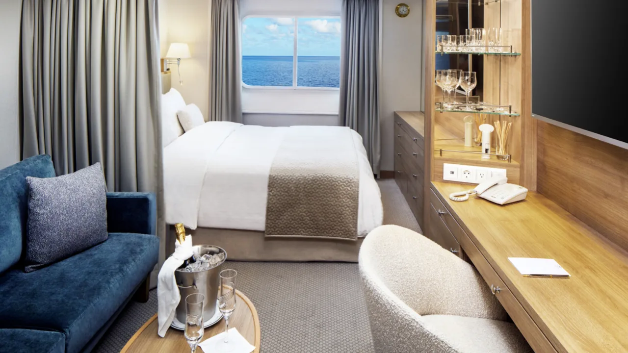 SeaDream YC Stateroom-Deck-4