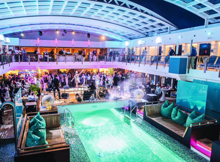 EUROPA 2 Poolparty_01_300dpi