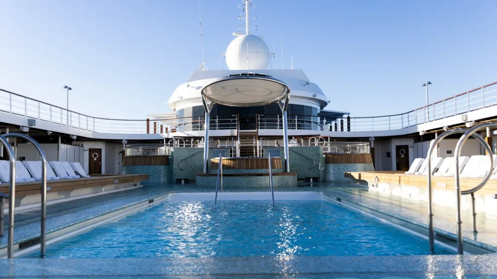 regent seven seas mariner pool